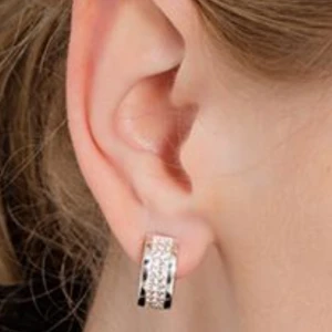 Creolörhängen - Creolörhängen. vit, silverfärgad sterlingsilver