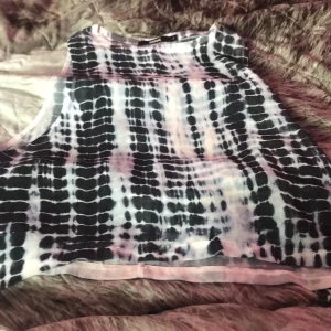 Ett linne  - Ett jätte fint linne från bik bok 