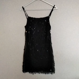 Sista minuten nyårsklänning  - Märke Kookai, inköpt dyrt. Hämtas i odenplan 