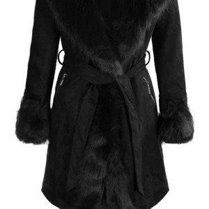 Storlek M men passar S oxå - Säljer ungefär en sån här kappa, skriv för med bilder💕