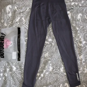 Doyoueven leggings - De är aldrig använda och storleken är XS