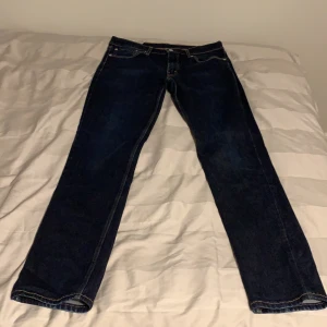 Levis Jeans slim - Köpta för 999kr. Betalning via swish