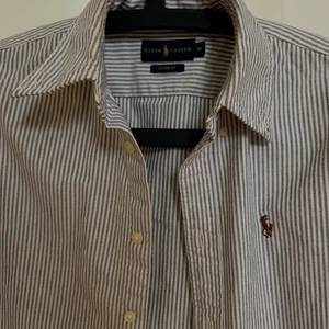 Skjorta från Ralph Lauren - Skjorta från Ralph Lauren, använd 1 gång! Storlek XS