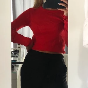 Tröja - Superfin röd tröja!❤️