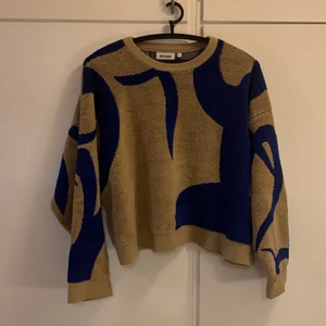 Tröja från Weekday - Tjocktröja från weekday i strl M, frakt ingår ej