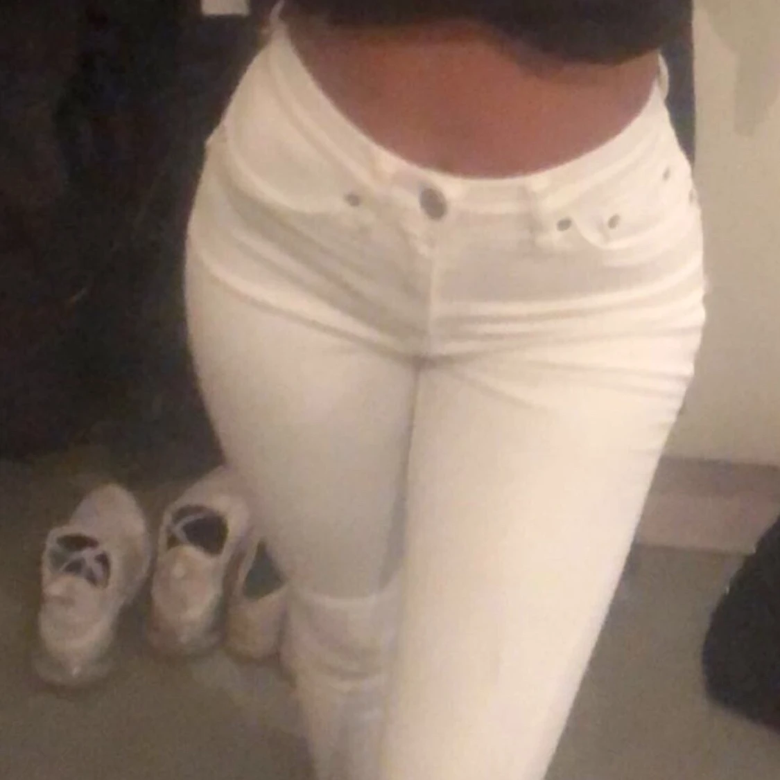 2 högmidjade jeans