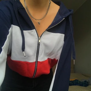 Zip up hoodie - Zip up hoodie från Divided Hm