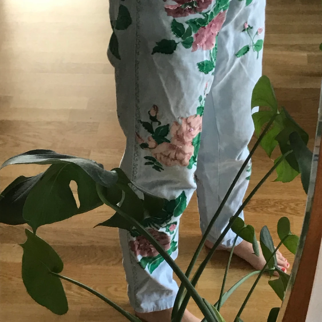 Coola blommiga jeans - 90