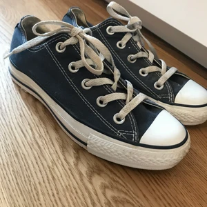 Converse - Snygga låga converse i storlek 36🦋