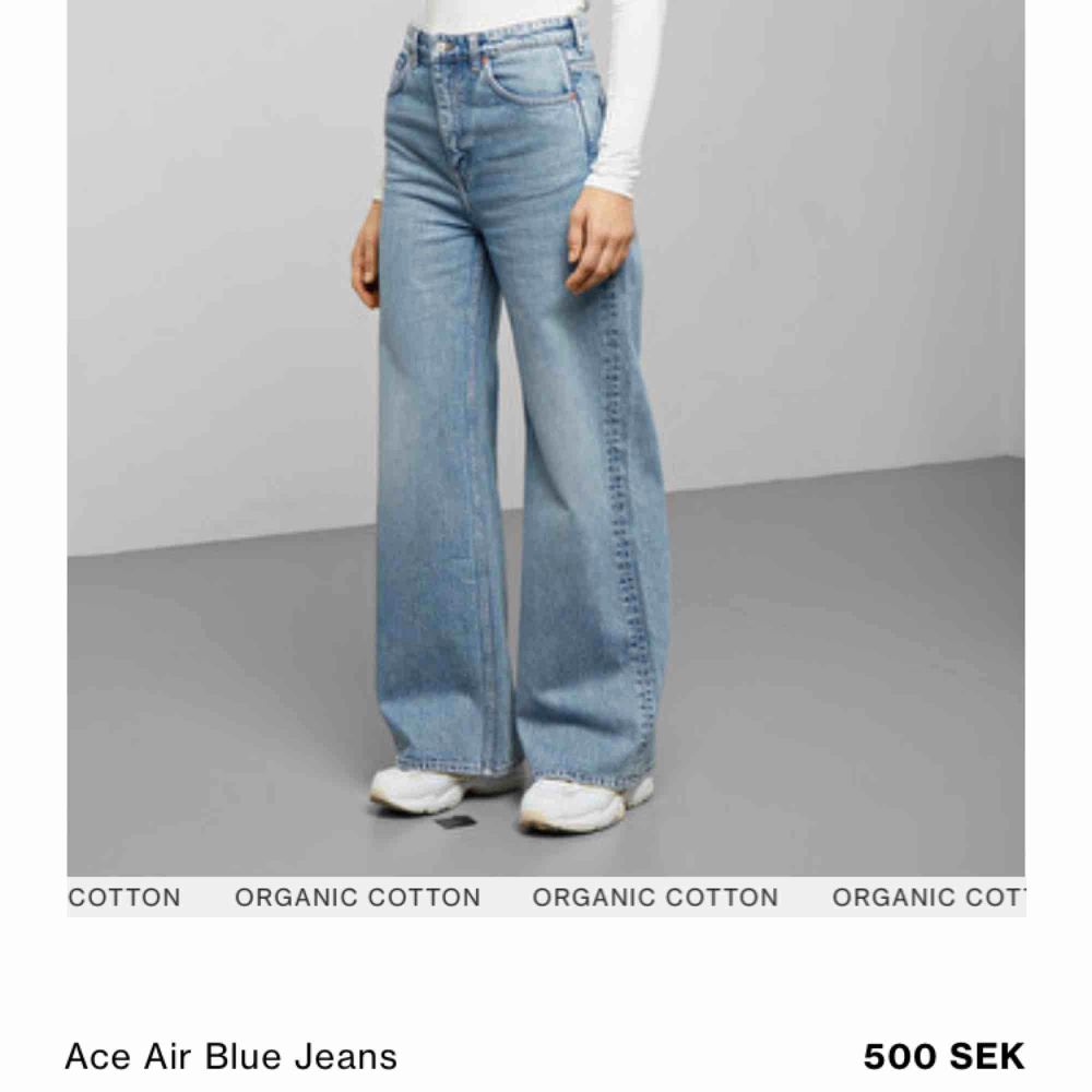 Hej, pga oseriös köpare säljer jag dessa igen :)) Weekday i modellen Ace färg sky blue Helt nya, använda 2 gånger och tvättade 1 gång Nypris 500, mitt pris 350 (vid snabb affär kan jag gå ner i pris)  Storlek 25/30 . Jeans & Byxor.