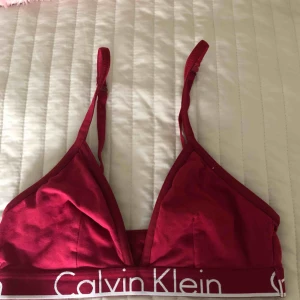  - Calvin Kline topp storlek M