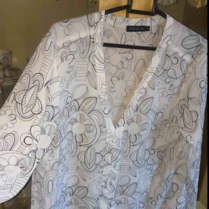  - Från Gina Tricot sparsamt använd o fin skick 