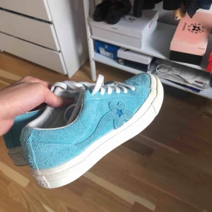  - Säljer mina golf le fleurs då dom aldrig används. Köptes våren 2018 men knappt använda. Köparen står för frakt, skickas med skolådan och dustbagen:)