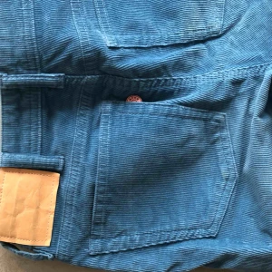  - Säljer min Manchester Acne byxor för lågt pris! Nypris 1800, säljer för 800 kr. Super fint sick då dom knappast är använda. 