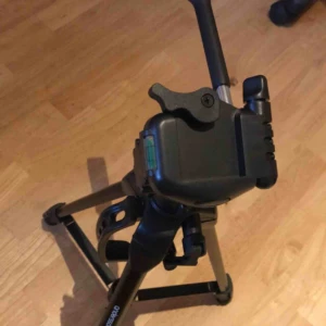  - Säljer kamera stativ som är använd några gånger 50kr Kommentera så skickar jag pm vid intresse! 