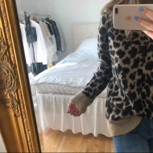  - Säljer min älskade Leopard tröja från nakd, köpt för ca ett år sedan för 500kr. Storlek XS men passar S också!