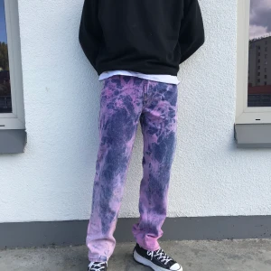 Levis 501 - Levis 501 omarbetade av mig! I mycket bra skick! STORLEK: 32W 32L 🌂 