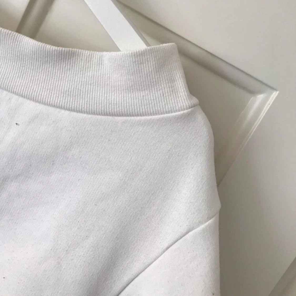 Vit off shoulder tröja  - 91