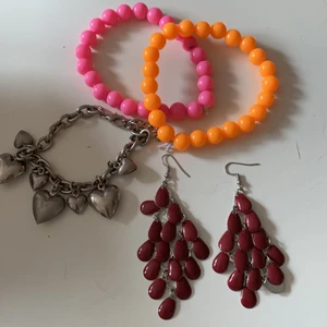 Smycken!! - Lite olika smycken! Hör av dig om du är intresserad💓 20kr/st 