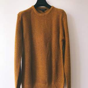 Cosy vintage jumper in mustard yellow, size M (men size) in good condition 