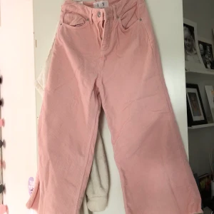 Rosa manchesterbyxor - Från Urban outfiterS 