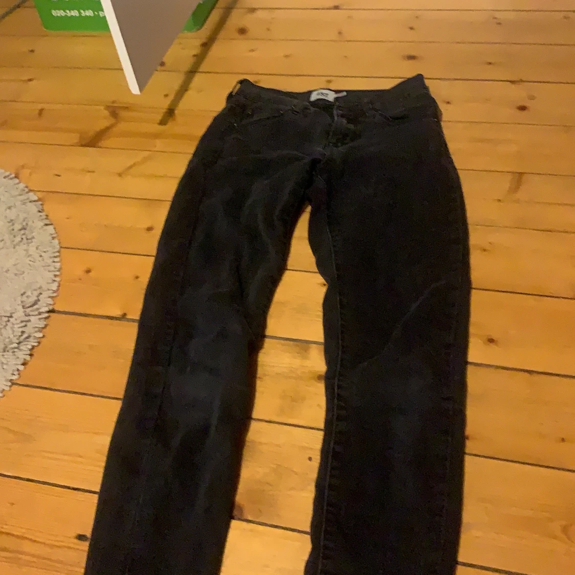 svarta jeans