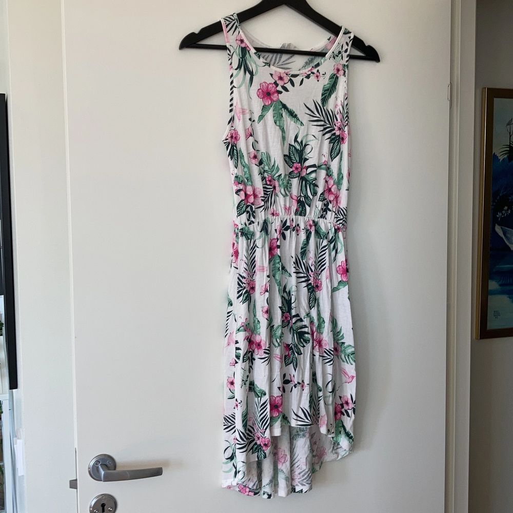 Sommar klänning stl 158/164 | Plick Second Hand