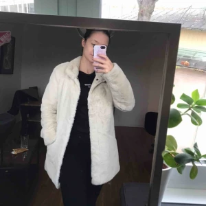  - jättemysig jacka från Only som tyvärr inte kommer till användning. 