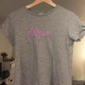  - T-shirt från Monki