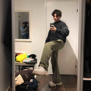  - Säljer fettttttaaa eytys skor i strl 43, relativt använda men har vuxit ur dem och jag skulle gärna byta för ett par svarta i strl 44! Box följer med samt så står köparen för frakt. YALLA KÖP