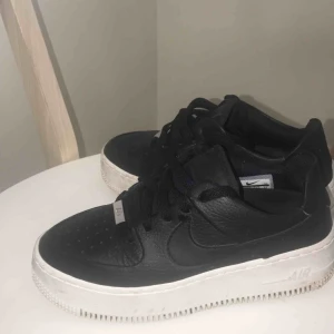  - Snygga Nike air force af1 sage Säljes då dem tyvärr var för små🌸 Nästan bara provade!