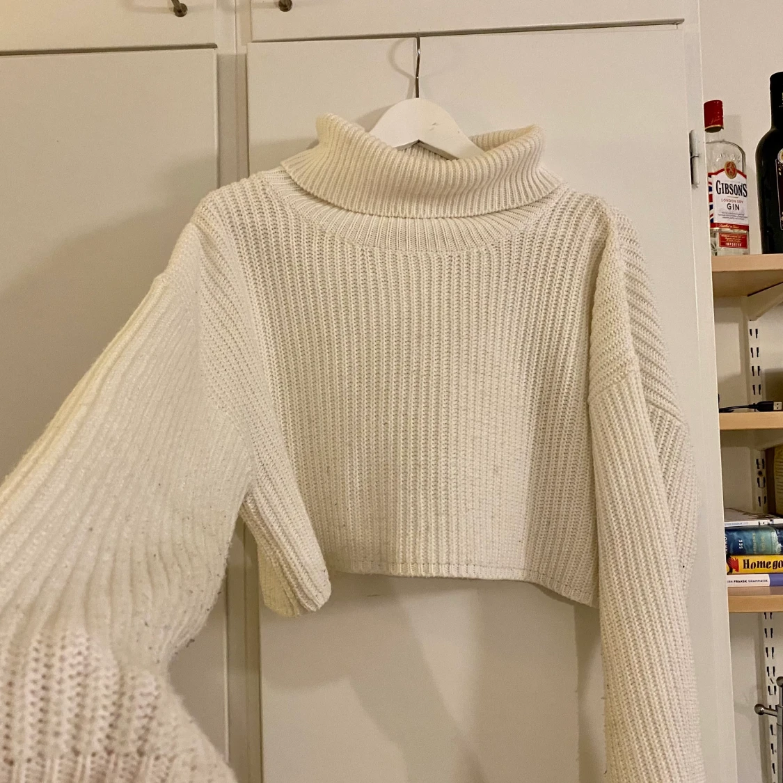 Vit stickad polotröja - 90