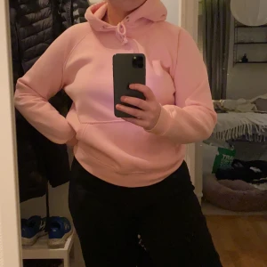 Supermysig hoodie🥰 - Tjocktröja från bikbok i nyskick😜💕