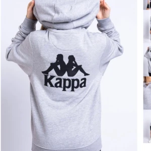 Kappa Grey Hoodie - Helt nyinköpt oanvänd Kappa Hoodie i strlk XL. Liten i storleken så passar dig som vill ha lite oversized. Inte jättetjock i materialet men väldigt mjuk innuti. Nypris 700kr. 