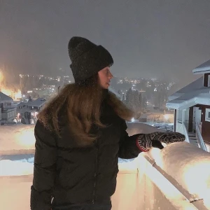 Acne mössa - Säljer min mössa från acne - finns i Sthlm