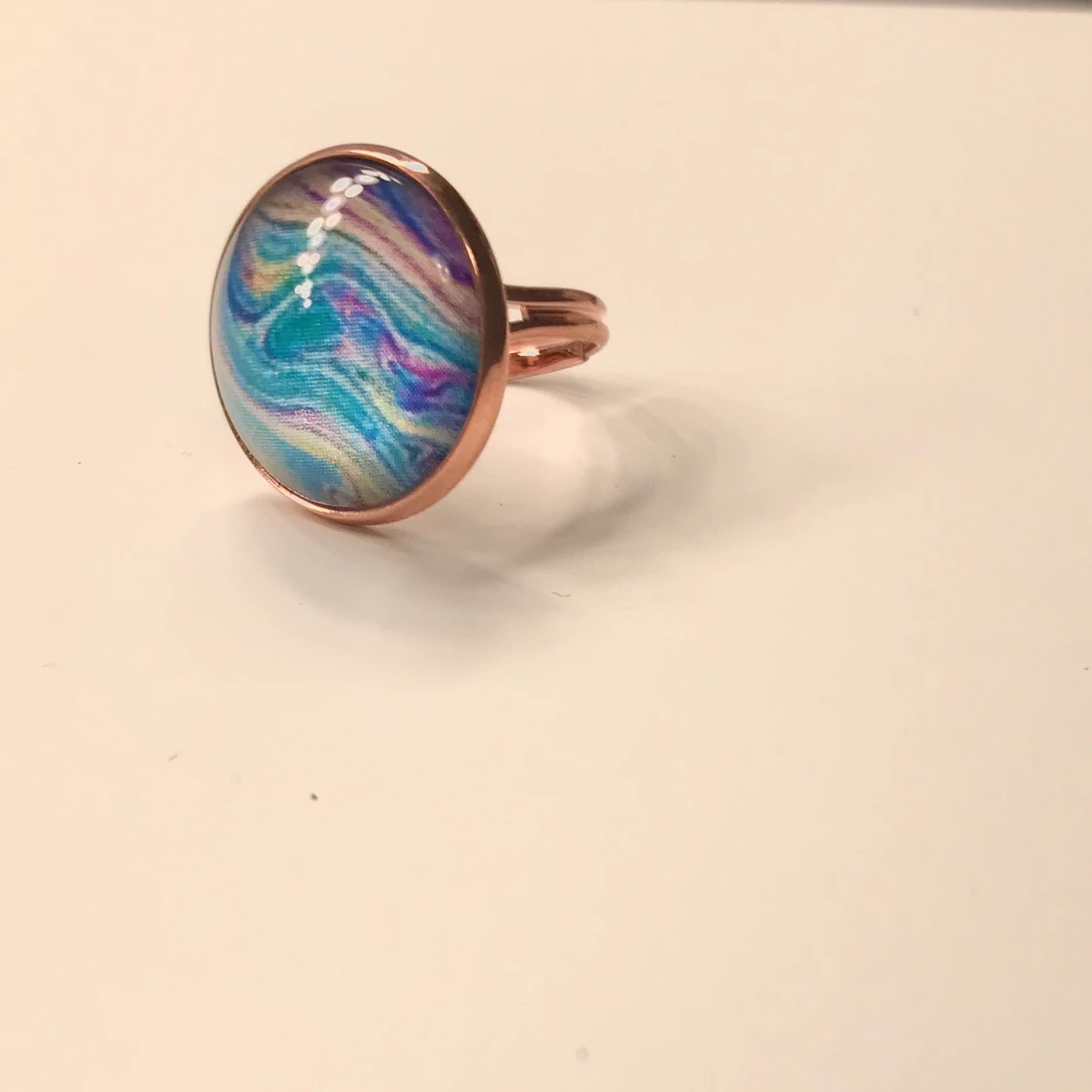 Roséring med motiv under glas - 90