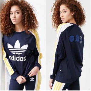 Adidas x Rita Ora Sweatshirt Strl M  - Adidas x Rita Ora Cosmic Confessions Sweatshirt. Använd enbart få gånger är i strl M 