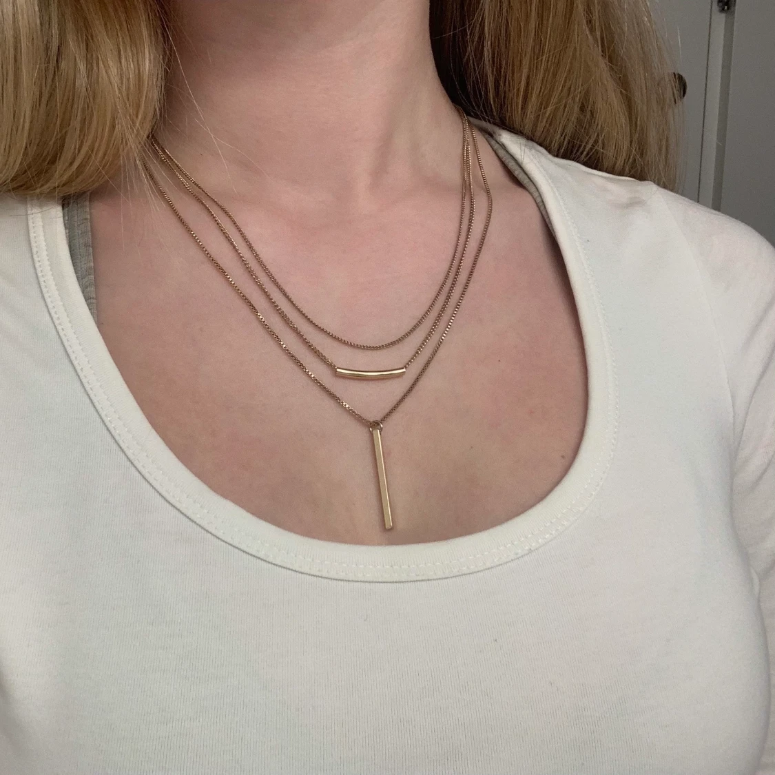 guldfärgat halsband