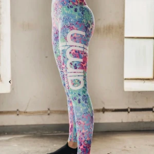 Aimin tights - Säljer nu mina tights från aimin, använda 2 gånger. (Lånade bilder från aimin) nypris: 699