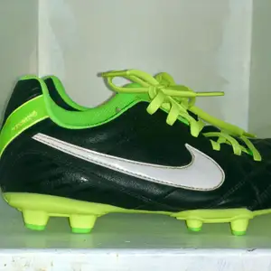 Nike fotboll skor 