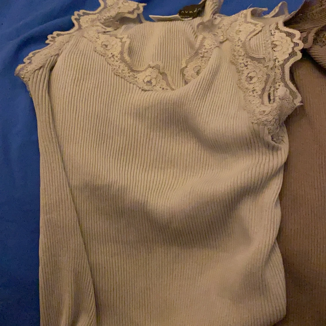 Linne i silke by Rosemunde/ dk