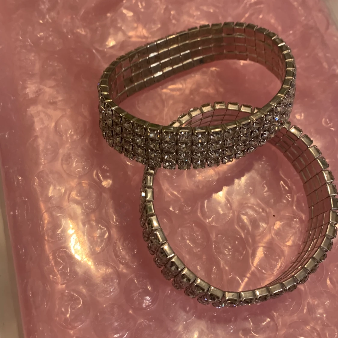 Glittrigt armbands set.  - 90