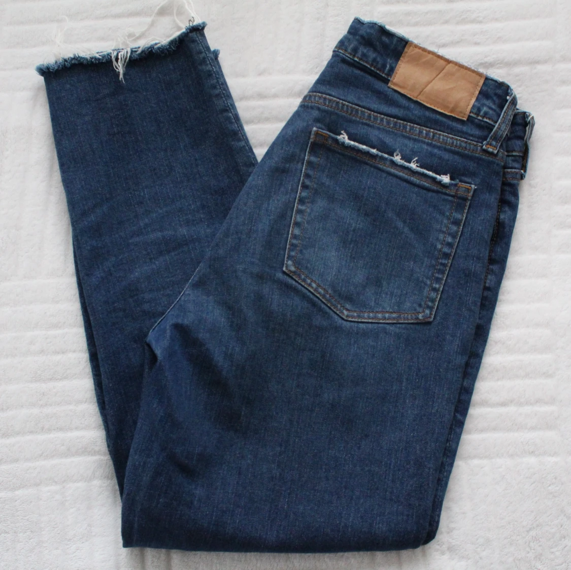 Cropped straight leg blue jeans - M
