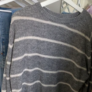 Stickad tröja - Stickad tröja från hm💕 storlek S