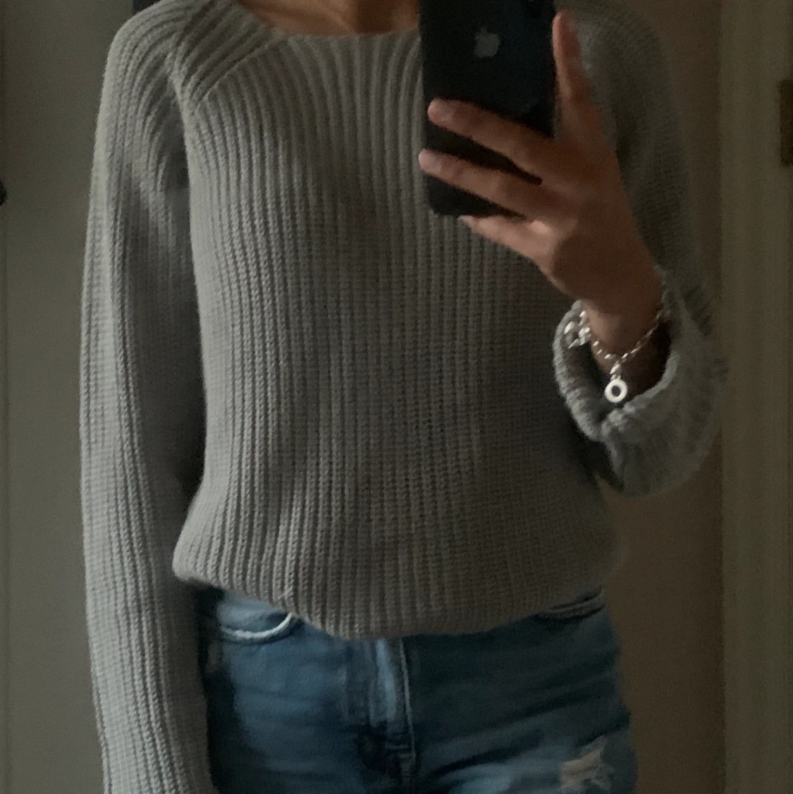 Grå stickad tröja 
