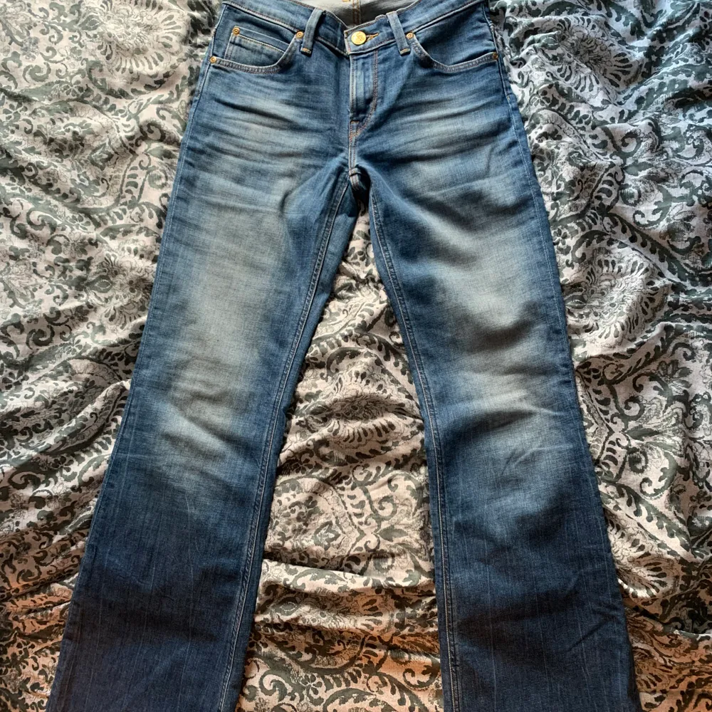 Strl w25 L 31, Lee jeans i fint skick, 200kr eller högst bud. Jeans & Byxor.