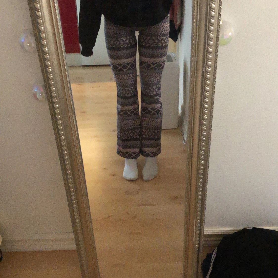 Utsvängda byxor strl S - 90