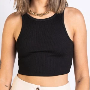 Svart linne - !!LÅNADE BILDER!!  Aldrig använd, har flera stycken och därav säljer jag. Köpt från Zara för 89kr. BUDGIVNING OM FLERA ÄR INTRESSERADE