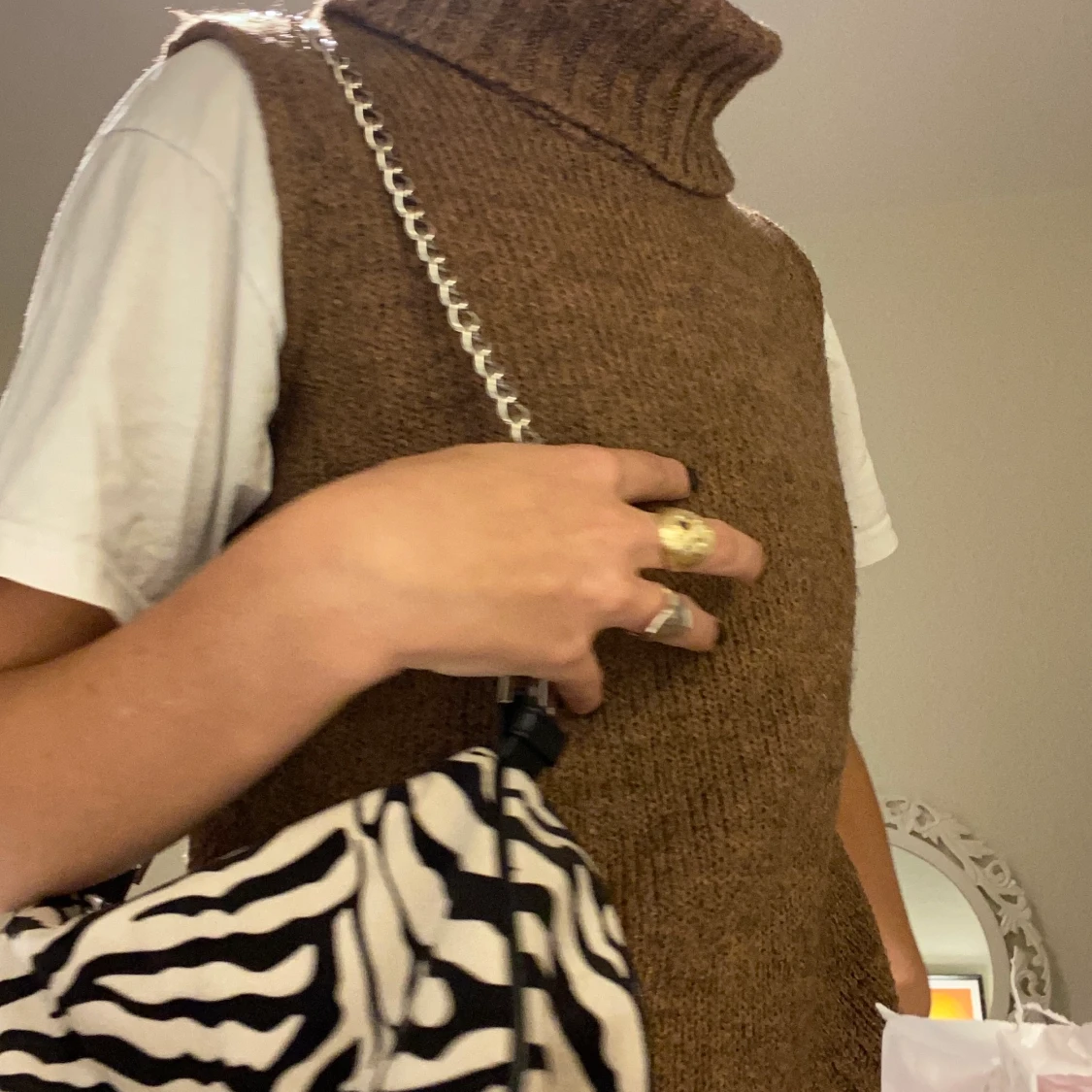 Brun väst med polokrage - 90