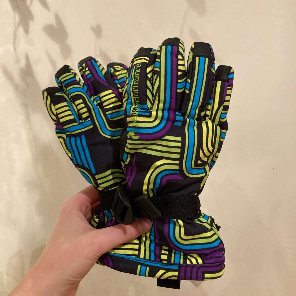 Jacka, täckbyxa och vantar för barn från Peak Performance  - 91